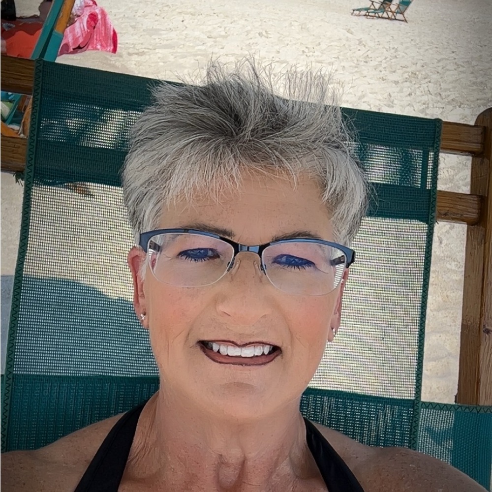 Meet your Posher, Sharon